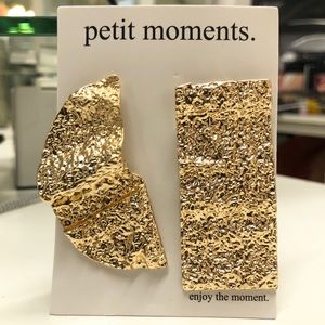 Petit Moments Gold Crinkle Earrings